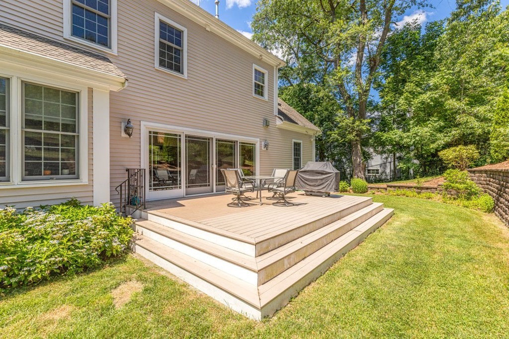 19 Valley Road Lexington, MA 02421 - Photo 3 of 23