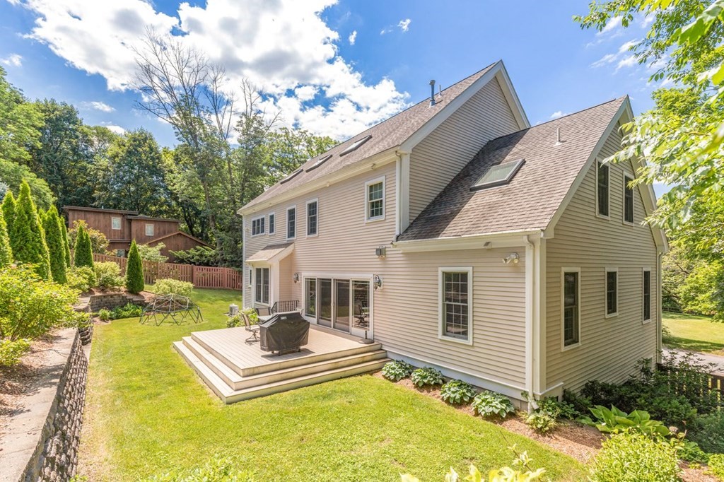 19 Valley Road Lexington, MA 02421 - Photo 4 of 23