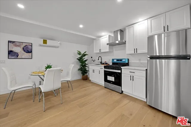 $1,800 | 5813 Saloma Avenue, Sherman Oaks, CA 91411