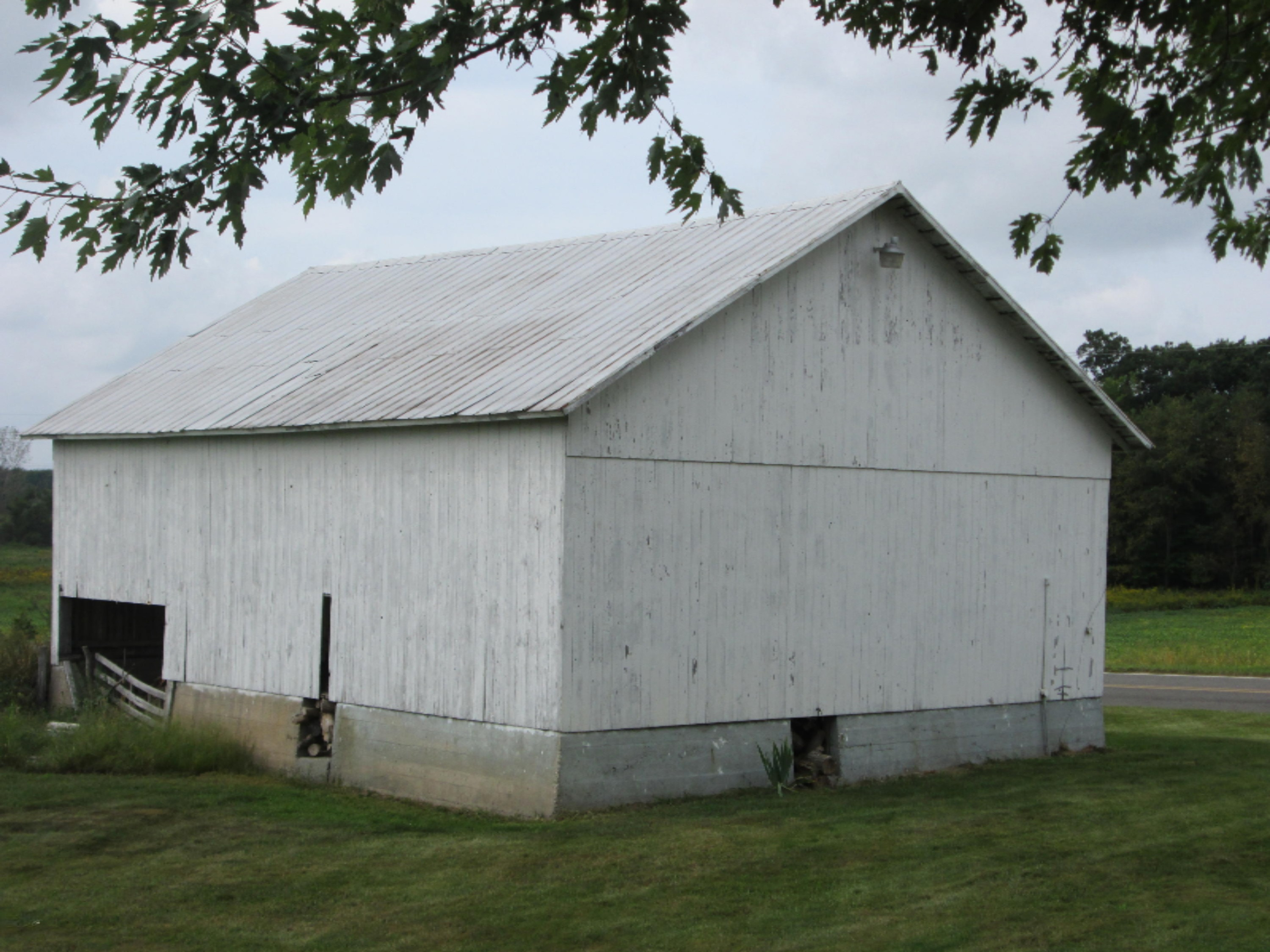 11429 Millers Mill Road Constantine, MI 49042 - Photo 22 of 31 Barn