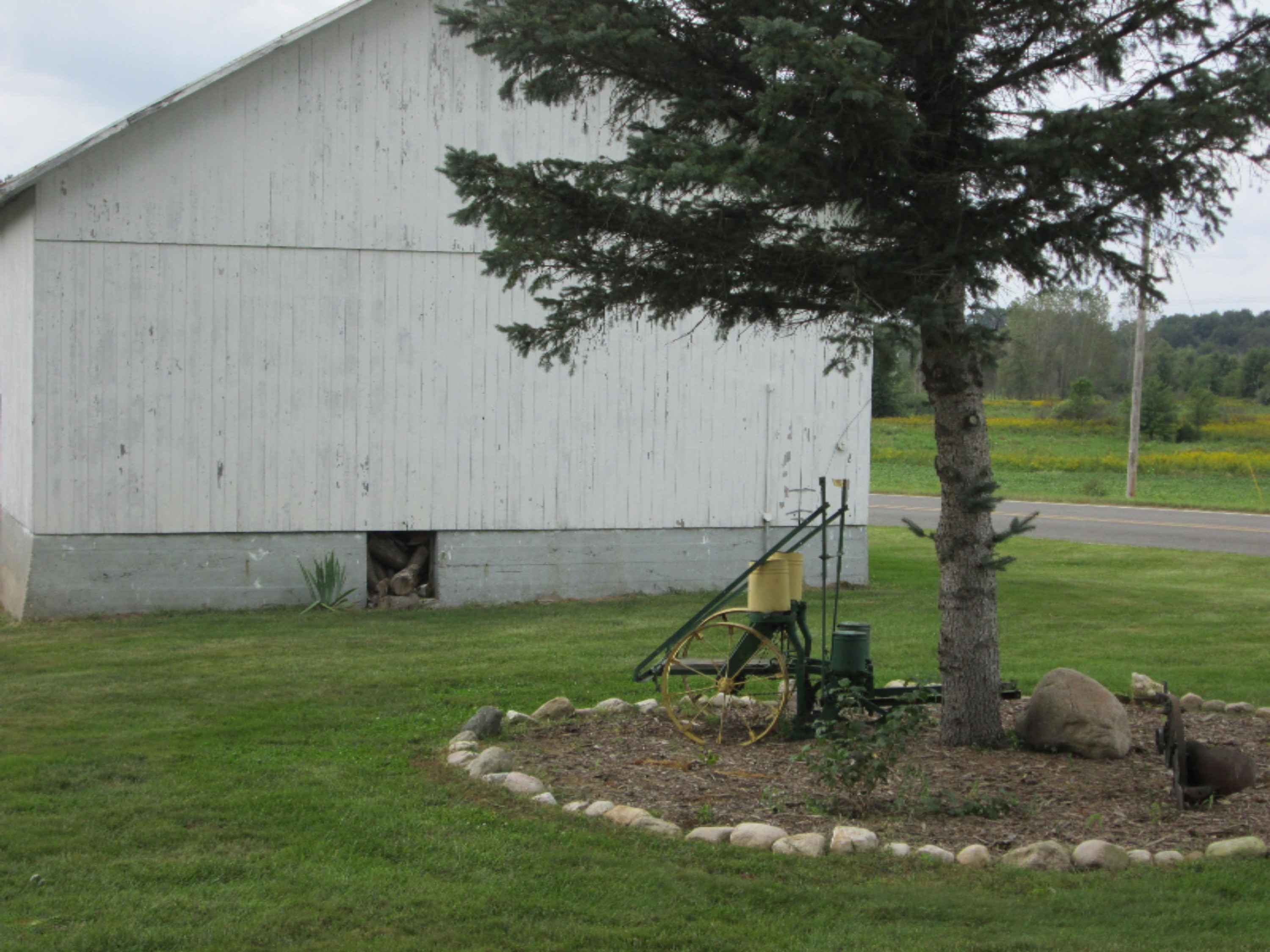 11429 Millers Mill Road Constantine, MI 49042 - Photo 23 of 31 Barn