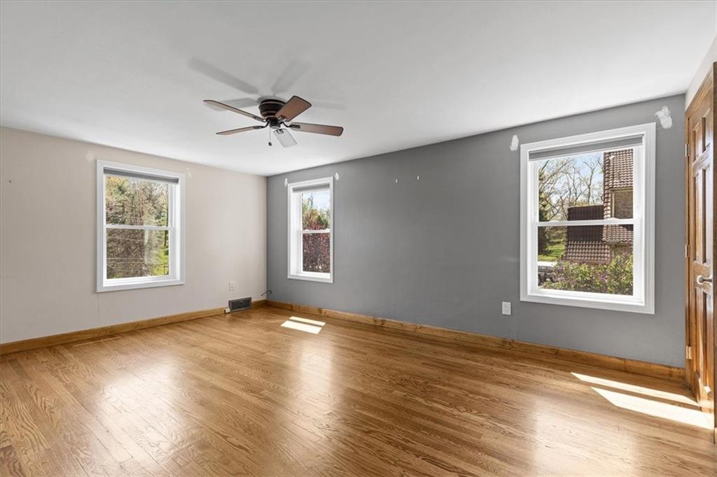 5388 Library Road Bethel Park, PA 15102 - Photo 19 of 49 Gallery Image 19