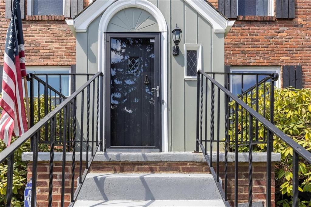 5388 Library Road Bethel Park, PA 15102 - Photo 3 of 49 Gallery Image 3