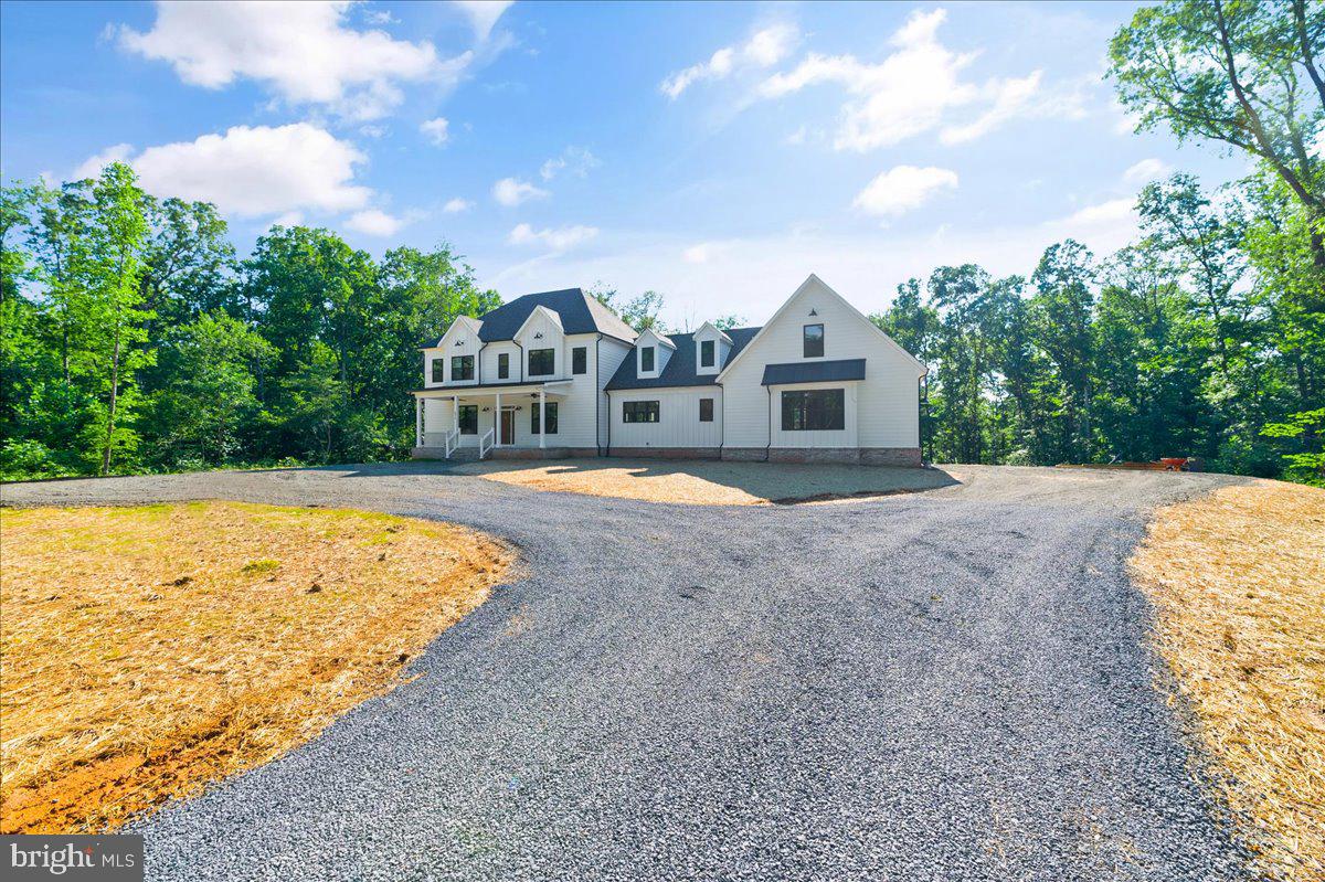8810 Buckland Mill Road Gainesville, VA 20155 - Photo 3 of 61 Gallery Image 3