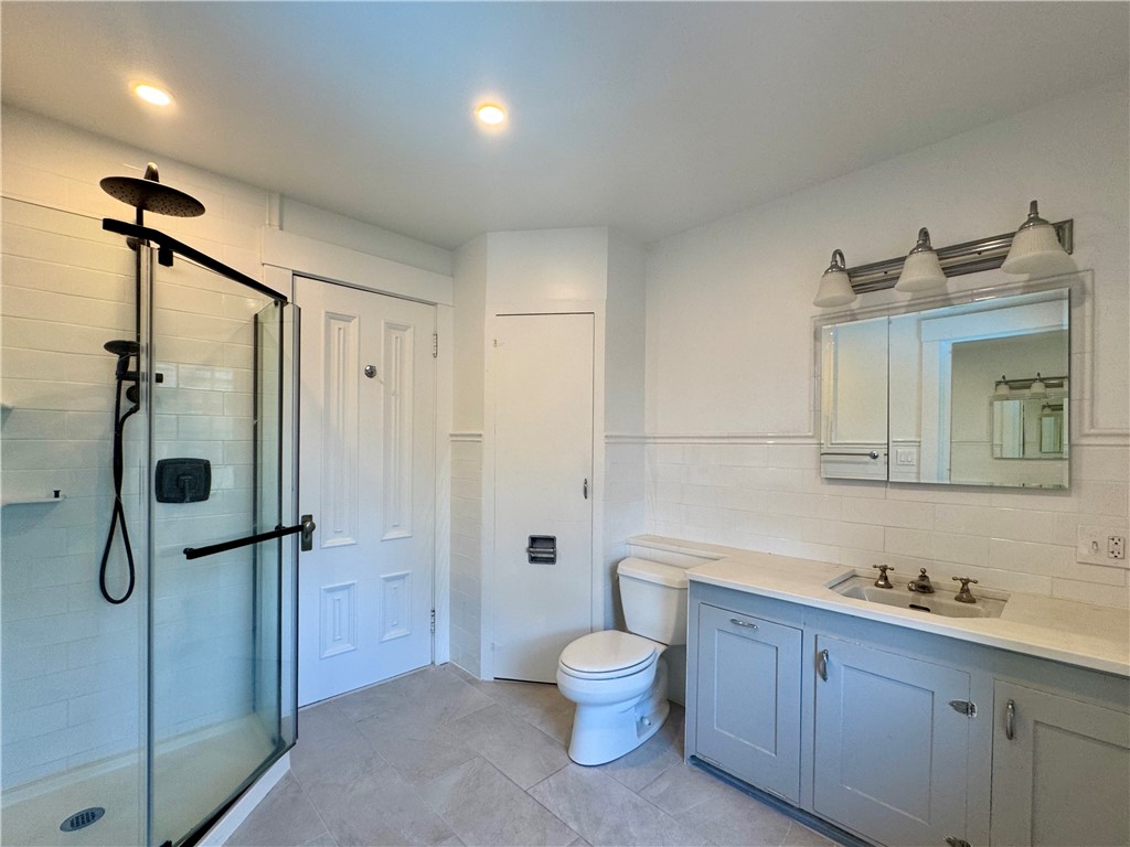 24 Walnut Street Pawtucket, RI 02860 - Photo 35 of 50