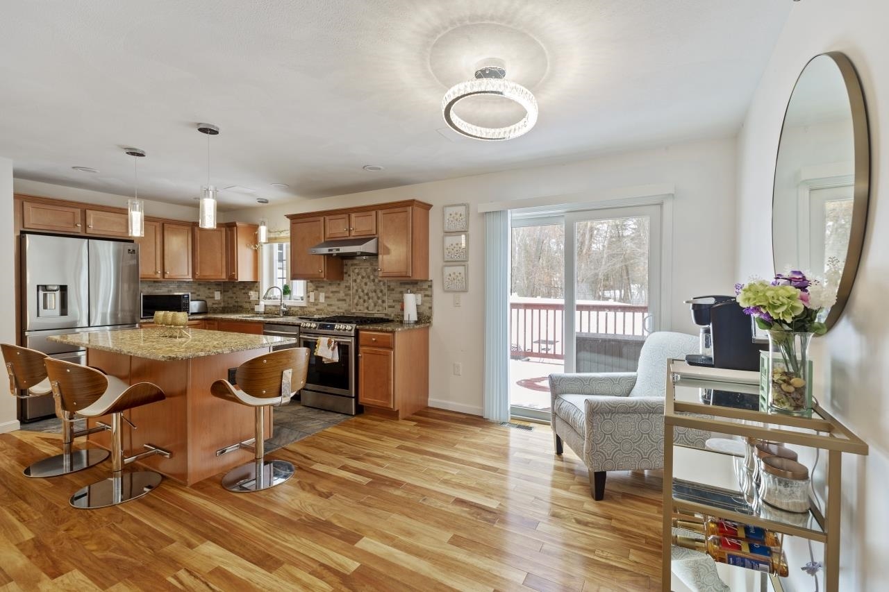 405 Main Dunstable Road Nashua, NH 03062 - Photo 13 of 40