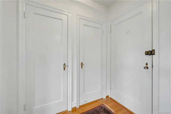 $2,295 | 14 Chatsworth Avenue, Unit 5G, Larchmont, NY 10538