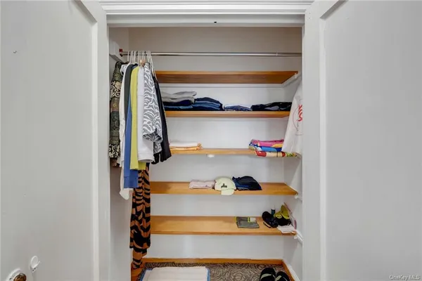 $2,295 | 14 Chatsworth Avenue, Unit 5G, Larchmont, NY 10538