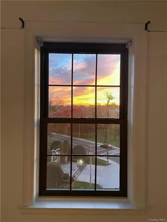 $2,295 | 14 Chatsworth Avenue, Unit 5G, Larchmont, NY 10538