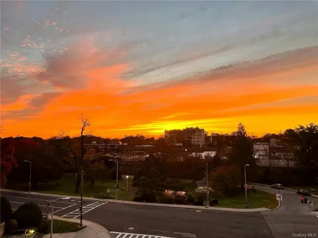 $2,295 | 14 Chatsworth Avenue, Unit 5G, Larchmont, NY 10538