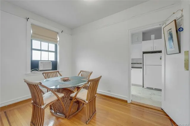 $2,295 | 14 Chatsworth Avenue, Unit 5G, Larchmont, NY 10538