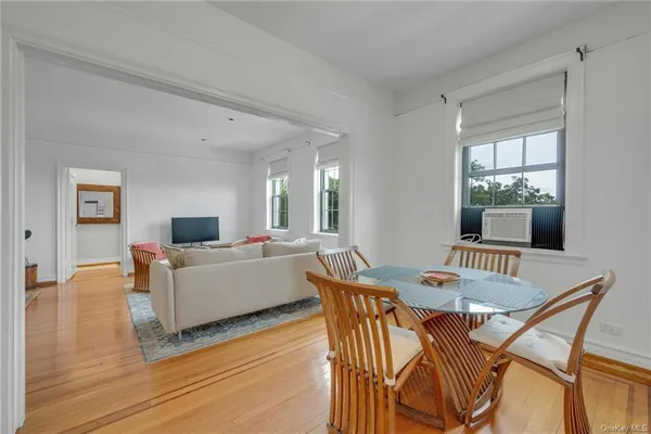 $2,295 | 14 Chatsworth Avenue, Unit 5G, Larchmont, NY 10538