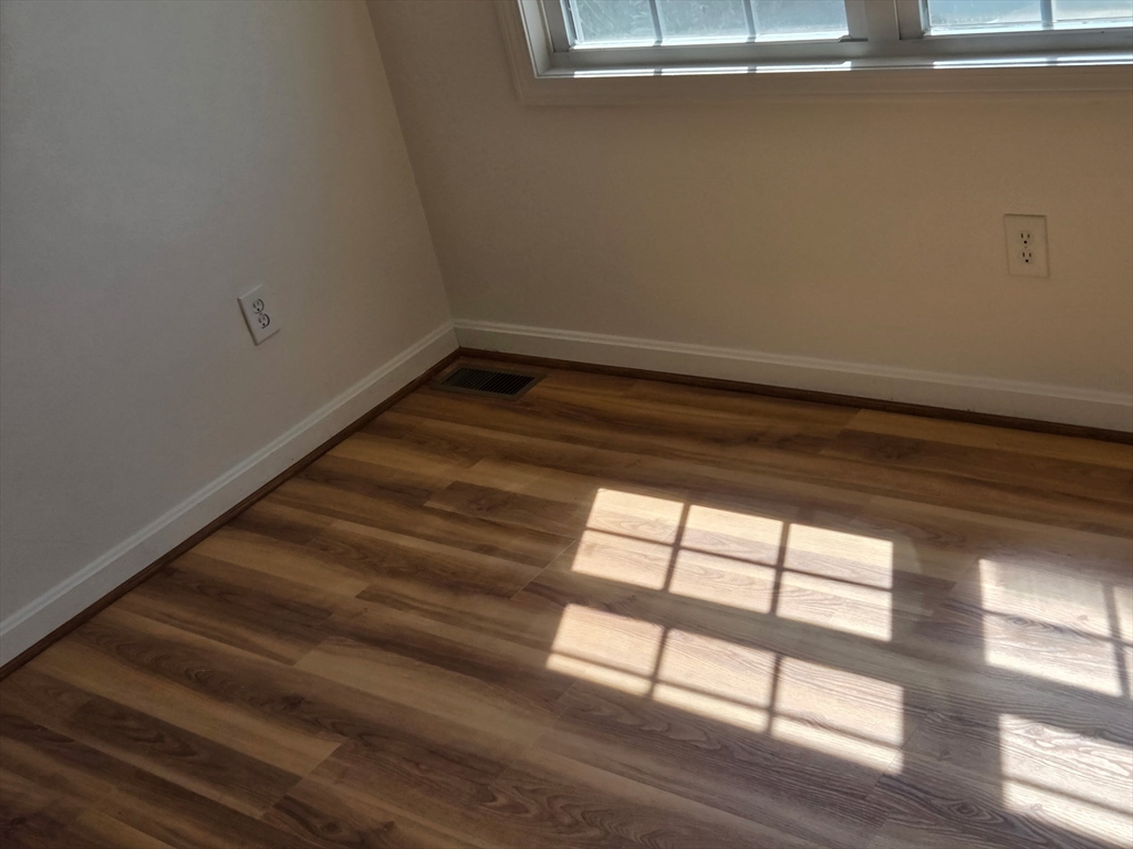 417 Hildreth Street, Unit 6 Lowell, MA 01850 - Photo 8 of 10