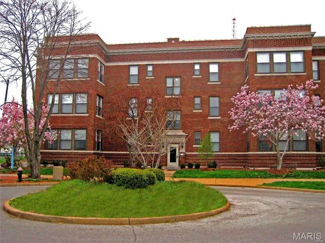 $134,900 | 5683 Waterman Boulevard, Unit 2W, St. Louis, MO 63112