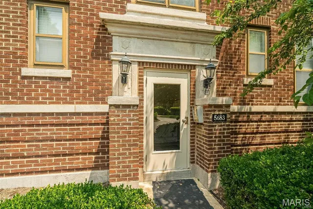 $134,900 | 5683 Waterman Boulevard, Unit 2W, St. Louis, MO 63112