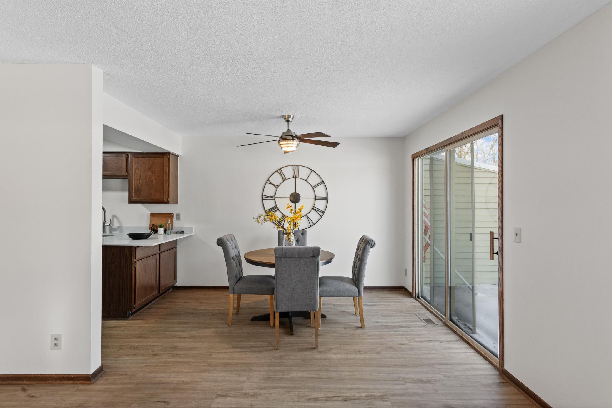 4670 Ridge Cliff Drive Eagan, MN 55122 - Photo 5 of 20