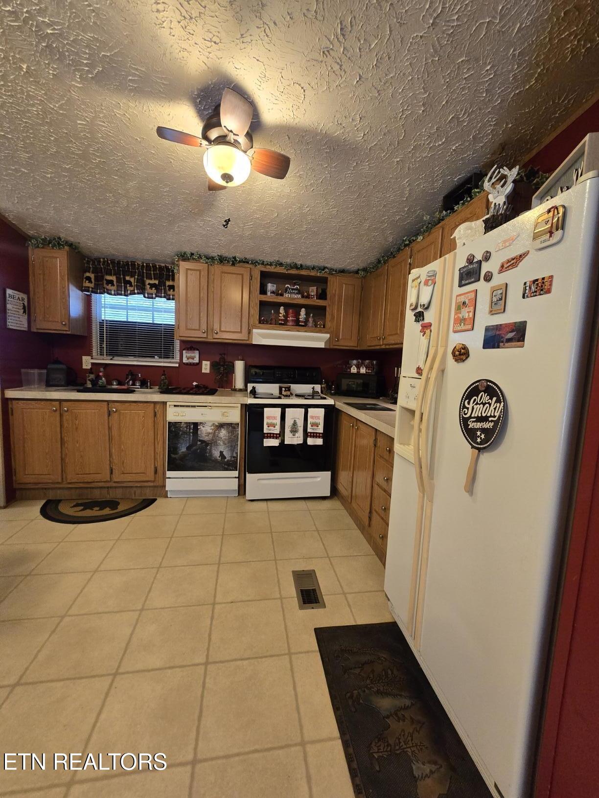 8275 Brimstone Road Robbins, TN 37852 - Photo 35 of 58 20260122_124034