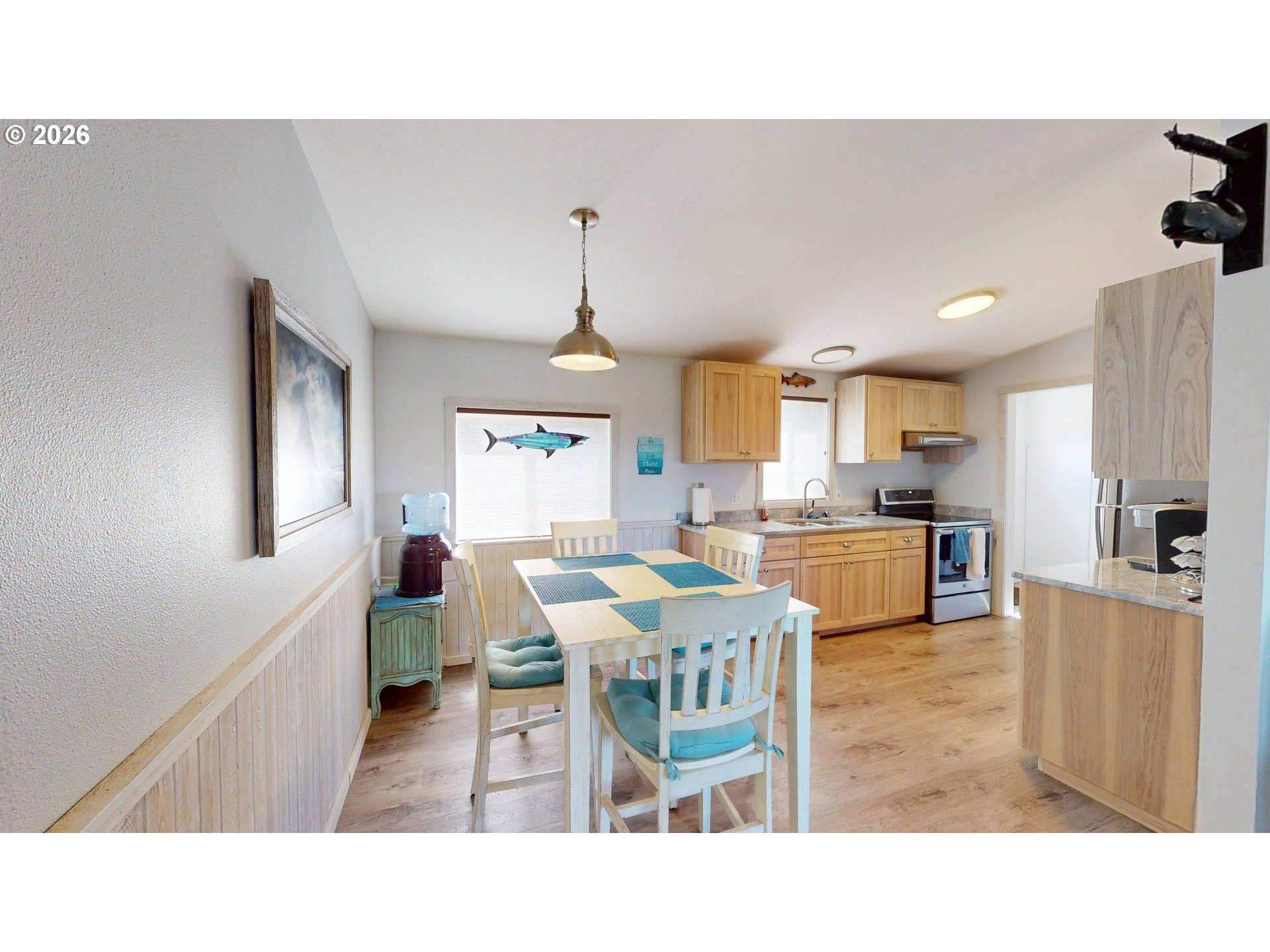 94515 Hayden Road Gold Beach, OR 97444 - Photo 10 of 36 Kitchen/Dining Room