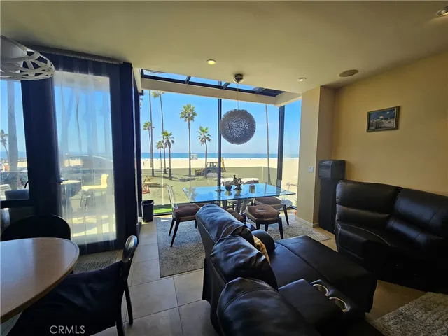 $2,997,000 | 3009 Ocean Front Walk, Venice, CA 90291