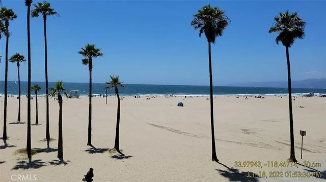 $2,997,000 | 3009 Ocean Front Walk, Venice, CA 90291