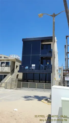 $2,997,000 | 3009 Ocean Front Walk, Venice, CA 90291