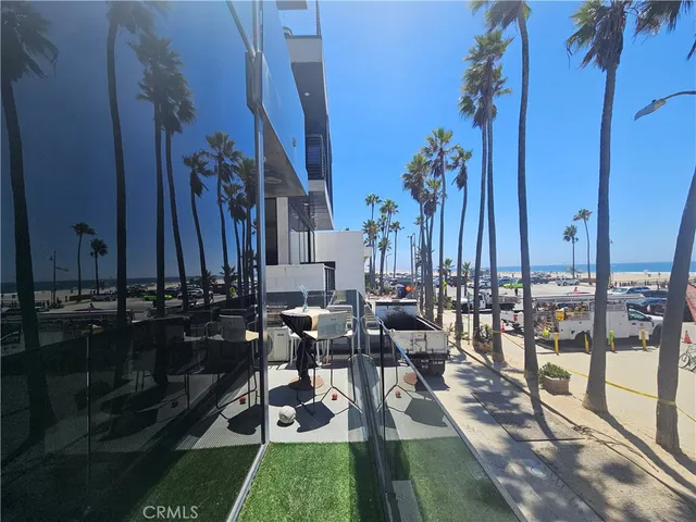 $2,997,000 | 3009 Ocean Front Walk, Venice, CA 90291