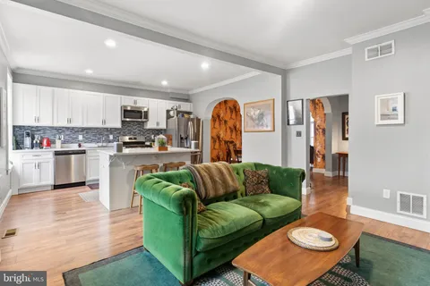 $409,999 | 815 Brooks Lane, Baltimore, MD 21217