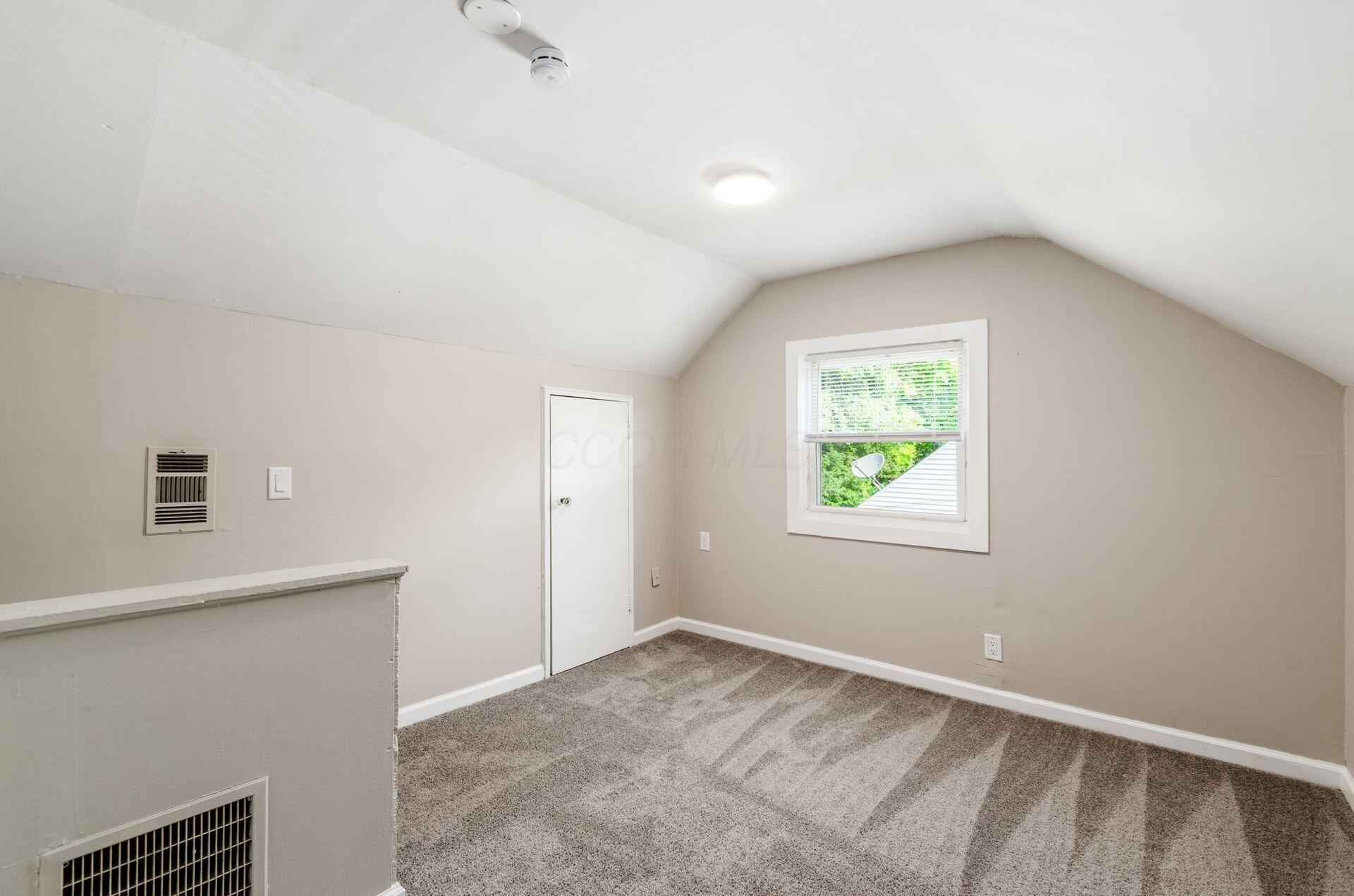 899 Antwerp Road Columbus, OH 43213 - Photo 22 of 33 022_4b25cbd8_K 899 Antwerp044
