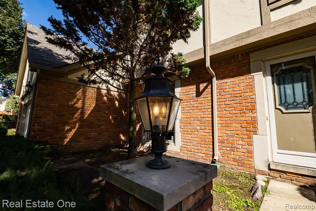 3193 Salem Drive Rochester Hills, MI 48306 - Photo 6 of 47