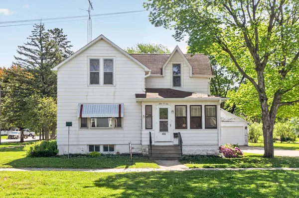 $250,000 | 406 Locust Street, Sycamore, IL 60178