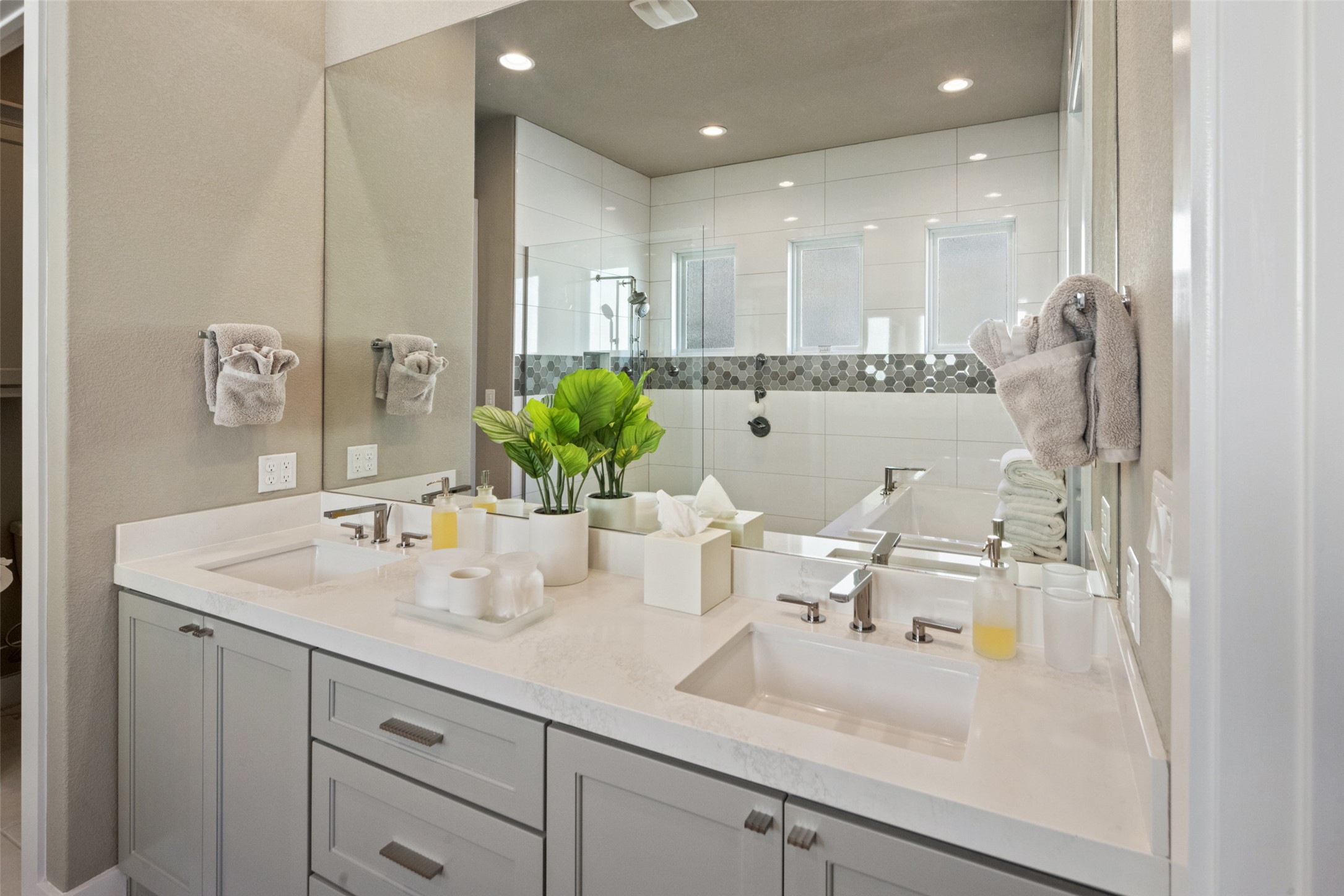 420 Marina View Way Austin, TX 78734 - Photo 16 of 32 a view of bathroom with dual sinks