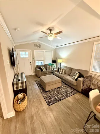 $215,000 | 1946 11th Avenue Northeast, Hickory, NC 28601