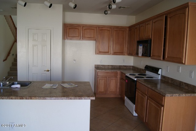 430 South 166th Avenue Goodyear, AZ 85338 - Photo 8 of 20 KITCHEN