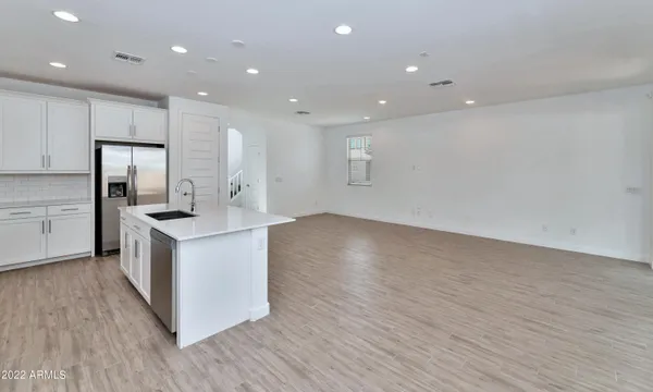 $2,475 | 9918 East Texas Avenue, Mesa, AZ 85212