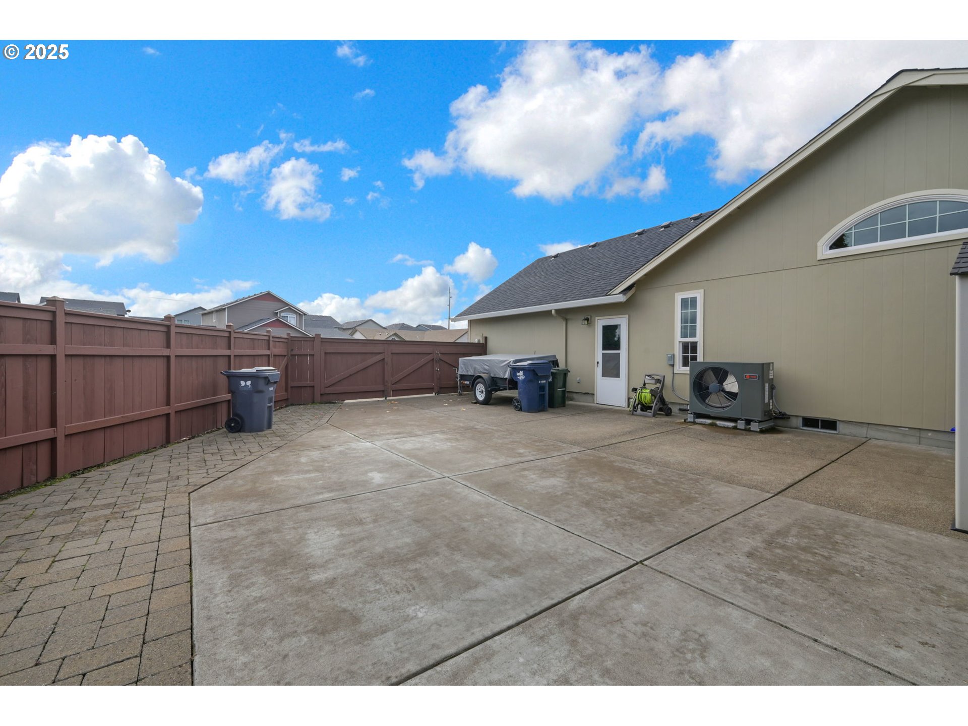 2458 Otto Street Springfield, OR 97477 - Photo 33 of 37 a view of back yard of the house