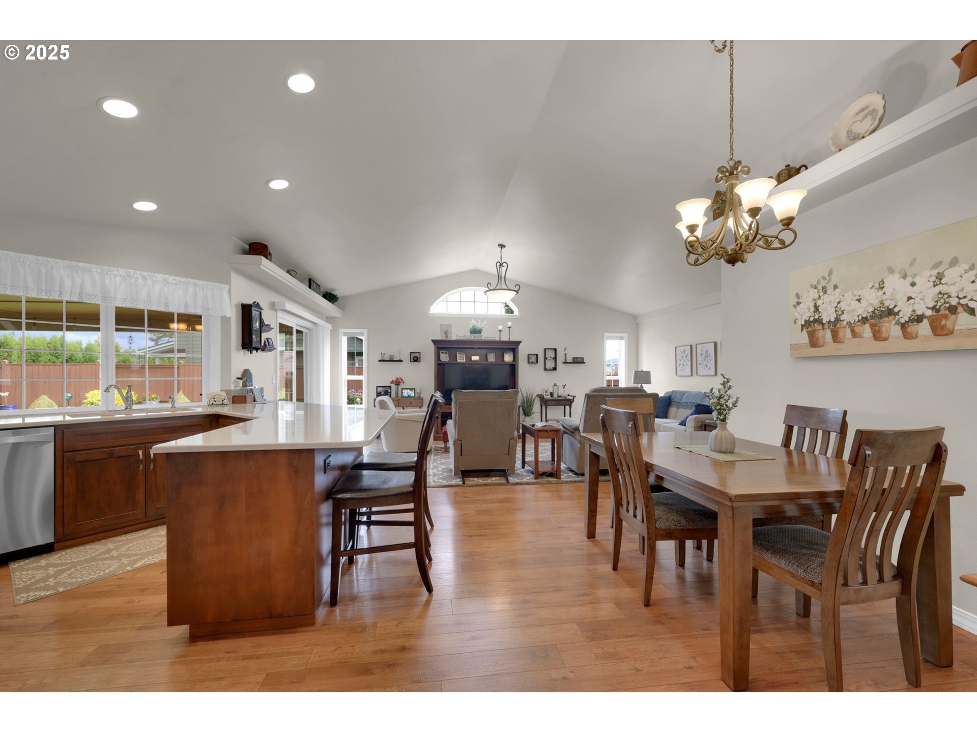 2458 Otto Street Springfield, OR 97477 - Photo 6 of 37 a dining room with furniture and window