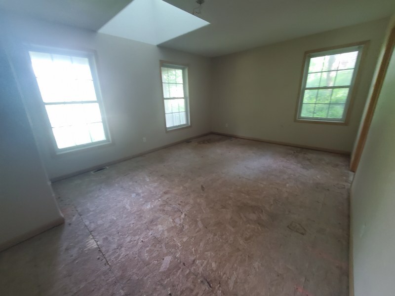 945 Waverly Road Davenport, IA 52804 - Photo 15 of 17 Gallery Image 15