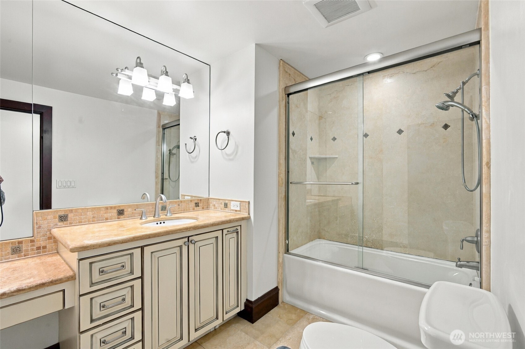 8711 Talbot Road Edmonds, WA 98026 - Photo 18 of 39 Gallery Image 18