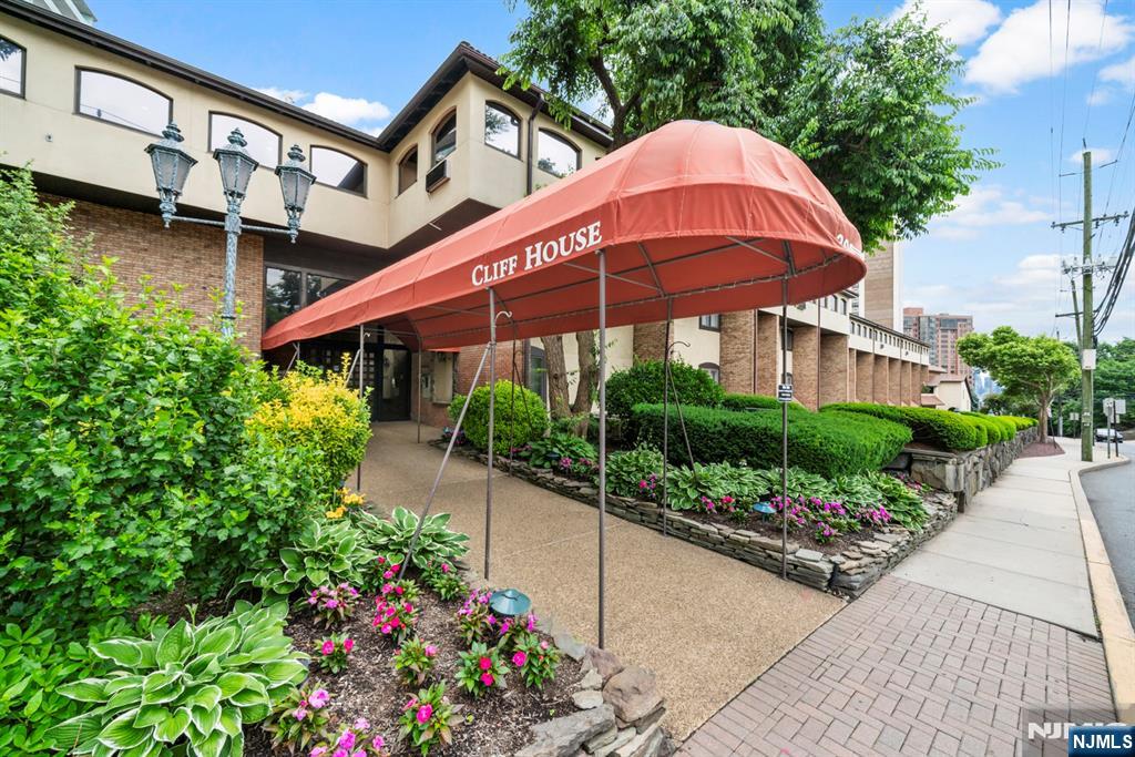 300 Gorge Road, Unit 1 Cliffside Park, NJ 07010 - Photo 31 of 33