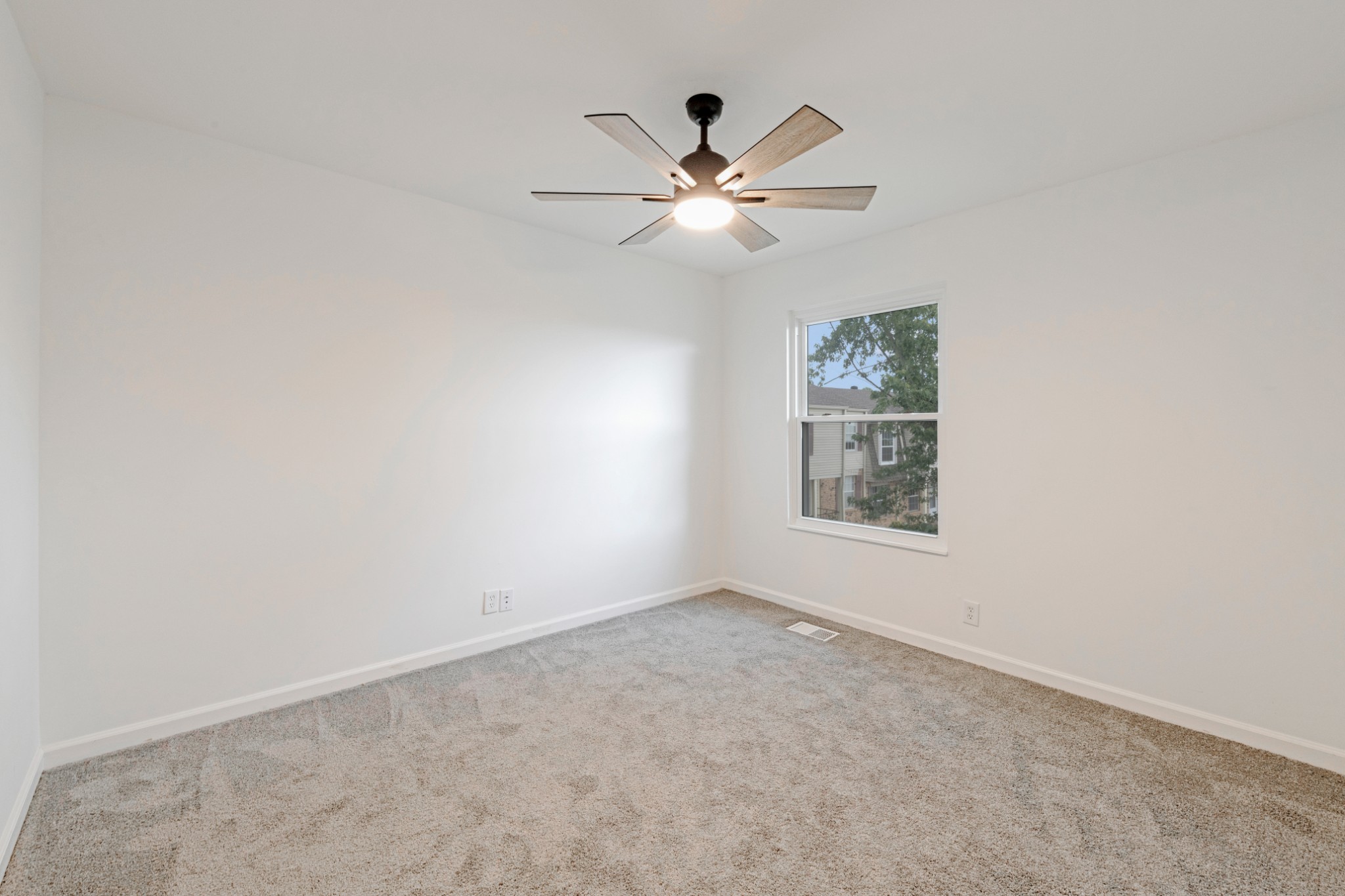 4000 Anderson Road, Unit 12 Nashville, TN 37217 - Photo 21 of 28 a view of a big room with carpet