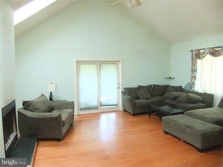 737 Brookhaven Road Wallingford, PA 19086 - Photo 8 of 25 Gallery Image 8
