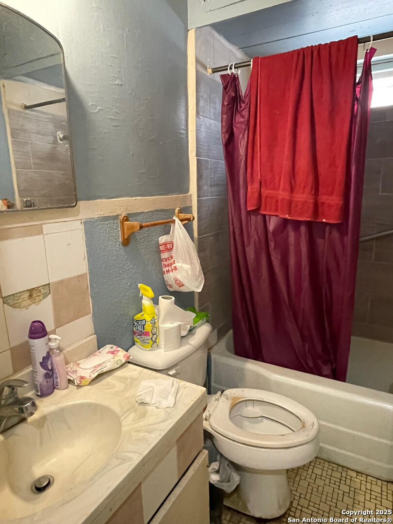 1934 West Ridgewood Court San Antonio, TX 78201 - Photo 7 of 21