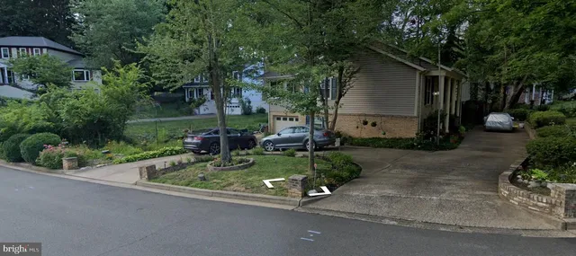 $500,000 | 4098 Camelot Court, Montclair, VA 22025