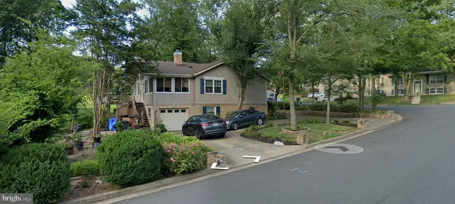 $500,000 | 4098 Camelot Court, Montclair, VA 22025