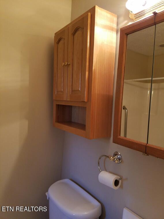 7215 North Ruggles Ferry Pike Knoxville, TN 37924 - Photo 18 of 32 Bathroom 1-Ruggles Ferry