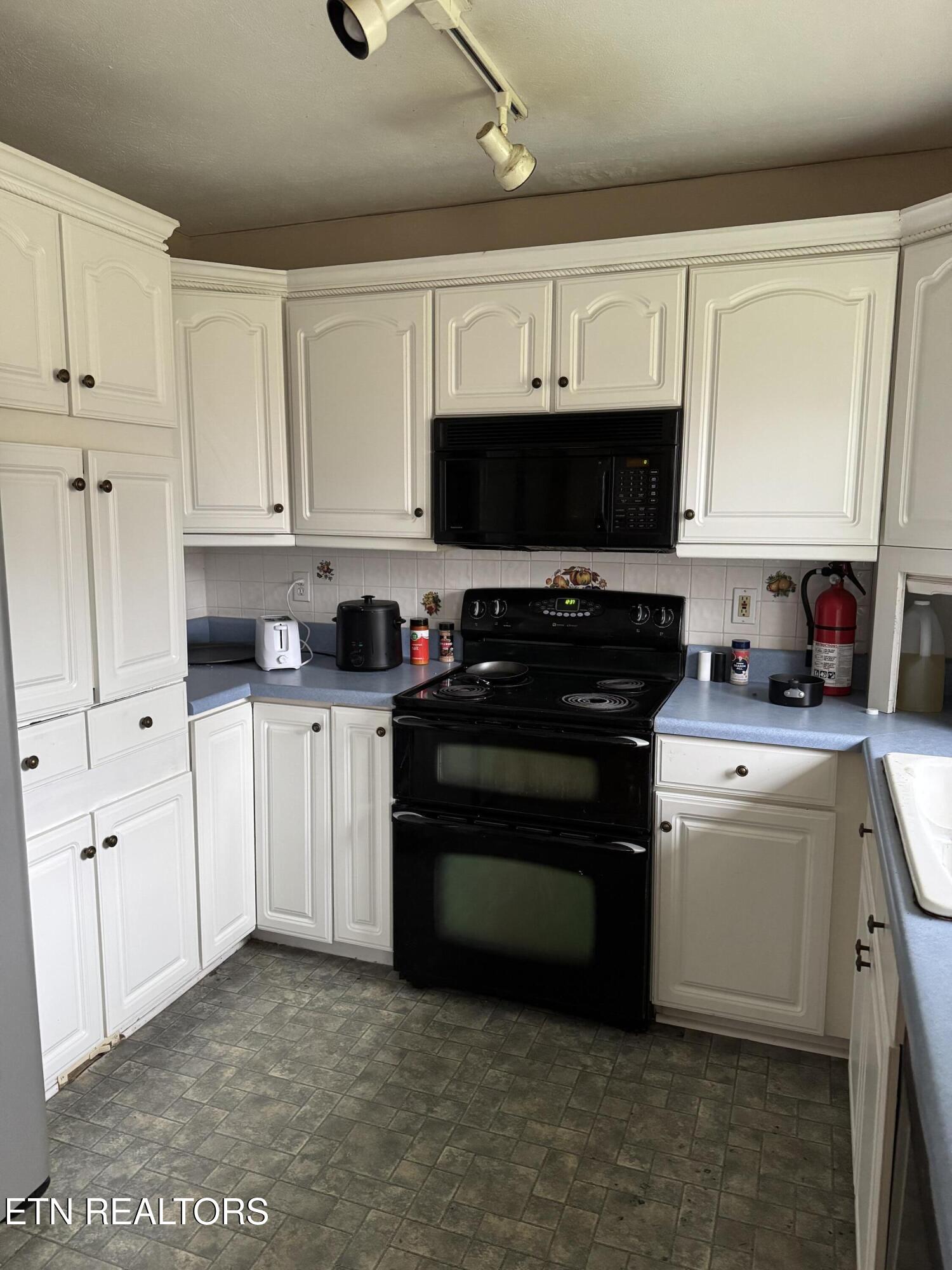 7215 North Ruggles Ferry Pike Knoxville, TN 37924 - Photo 9 of 32 IMG_8492