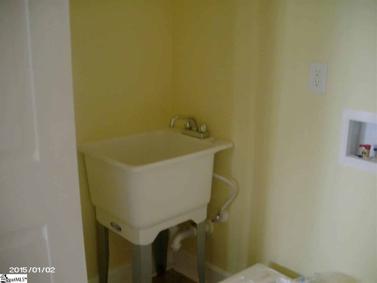 228 North Rutherford Road Greer, SC 29651 - Photo 10 of 27