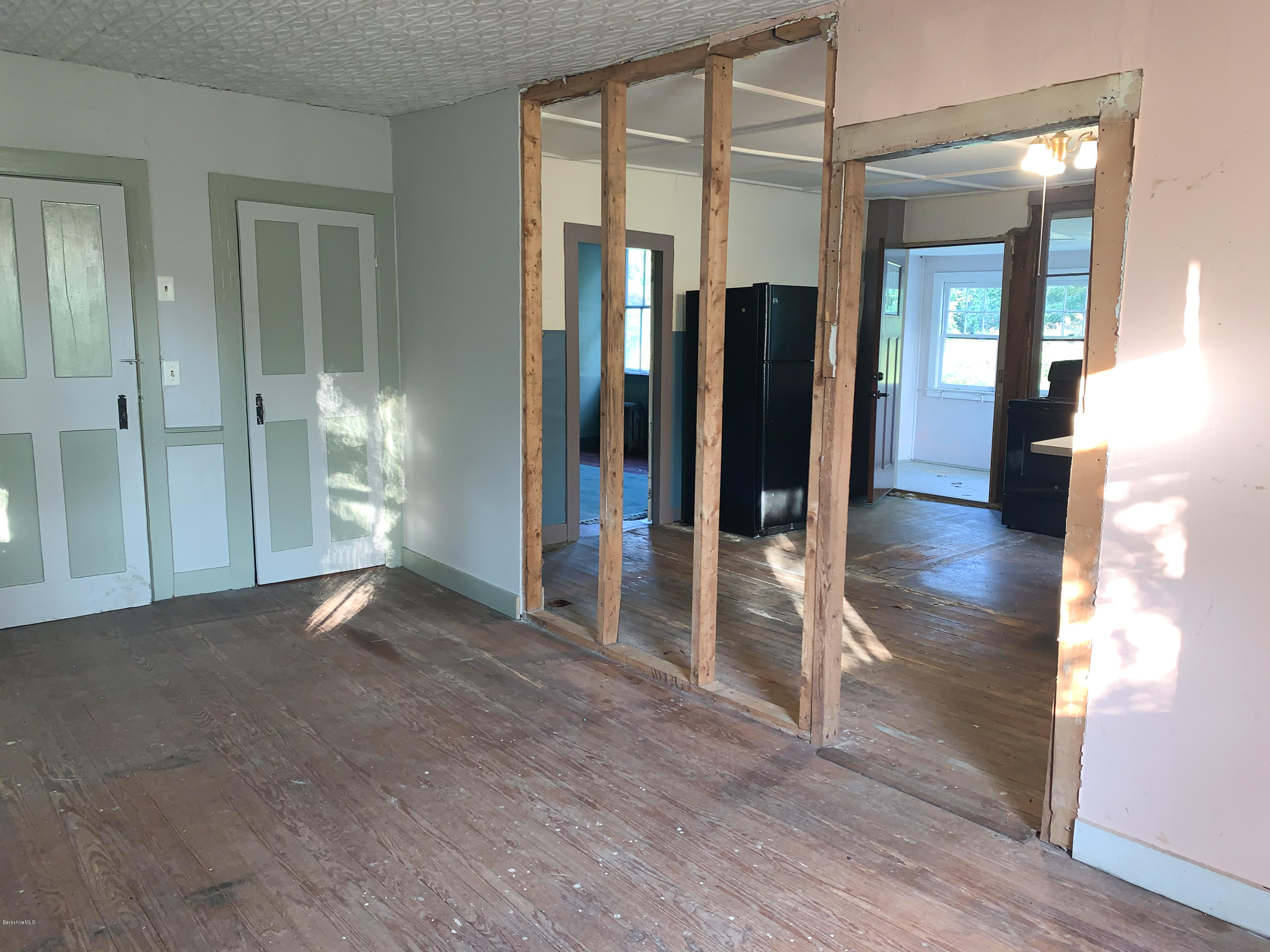 206 Old State Road Lanesborough, MA 01237 - Photo 15 of 56 Dining room