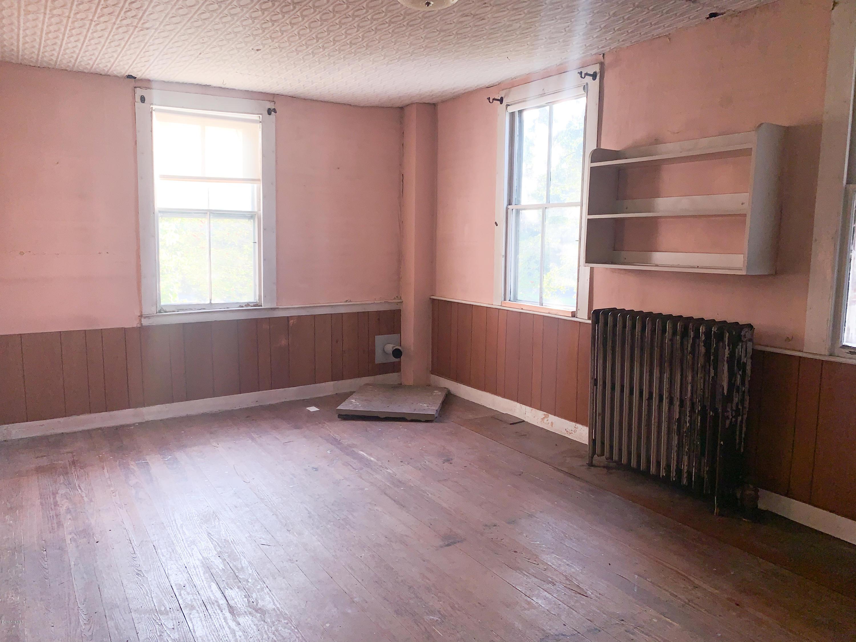 206 Old State Road Lanesborough, MA 01237 - Photo 17 of 56 Dining room