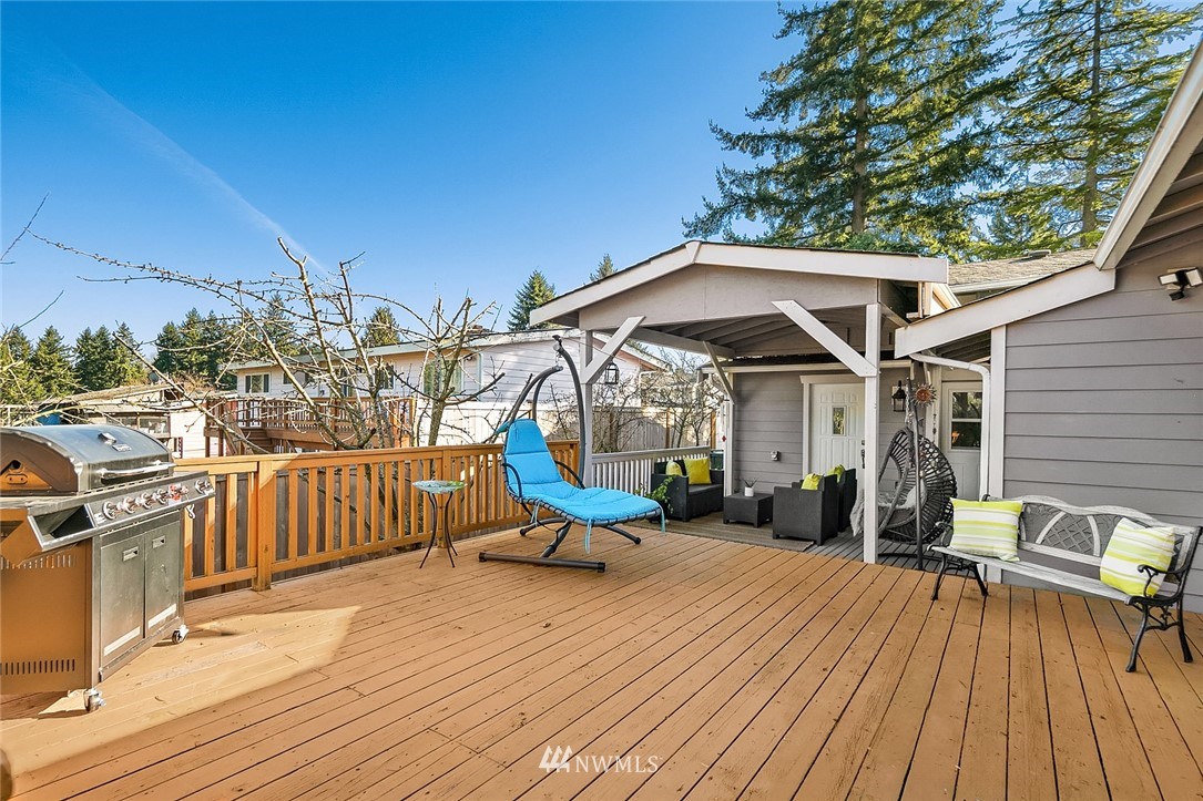 10902 Southeast 186th Street Renton, WA 98055 - Photo 28 of 32 an outdoor space with seating